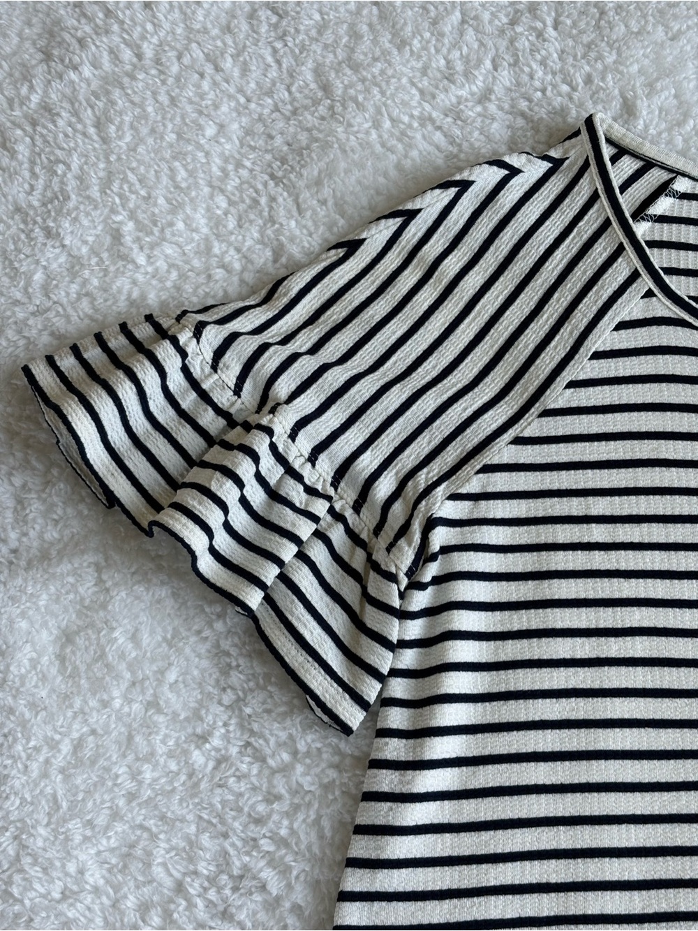 Max Studio London Striped Ruffle Sleeve Top - Size Medium - Picture 5 of 13